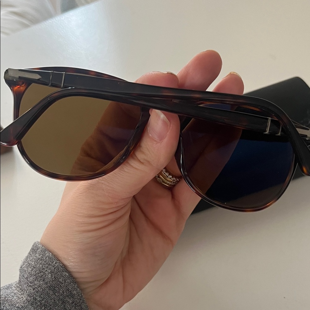 Mens persol sunglasses with box - Picture 3 of 9